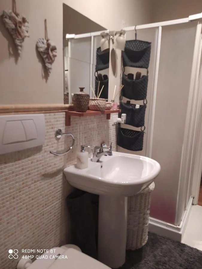 Room In Private Apartment Florence Homestay
