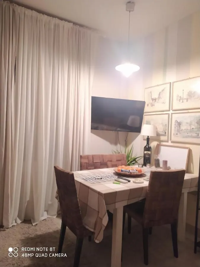 Homestay Room In Private Apartment Florence