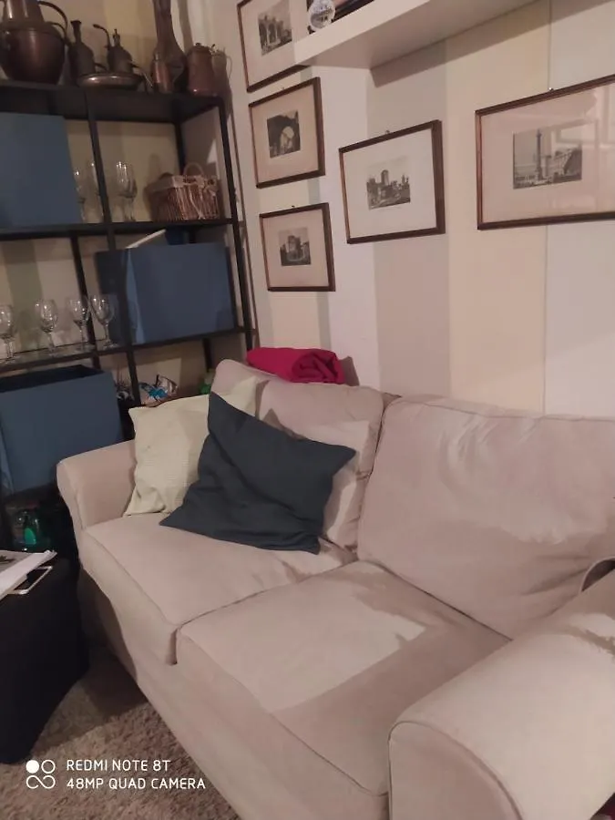 Room In Private Apartment Florence